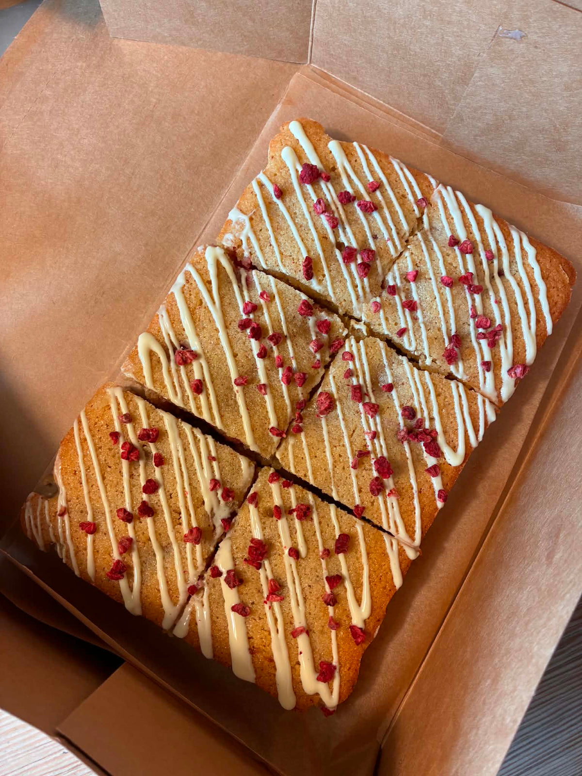 Mandelfinancier med bringebær